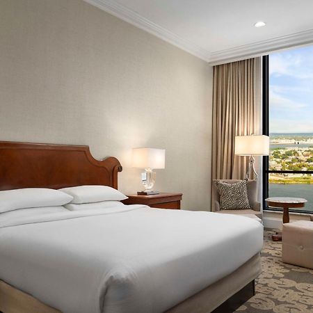 Hilton New Orleans Riverside Exterior photo