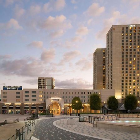 Hilton New Orleans Riverside Exterior photo