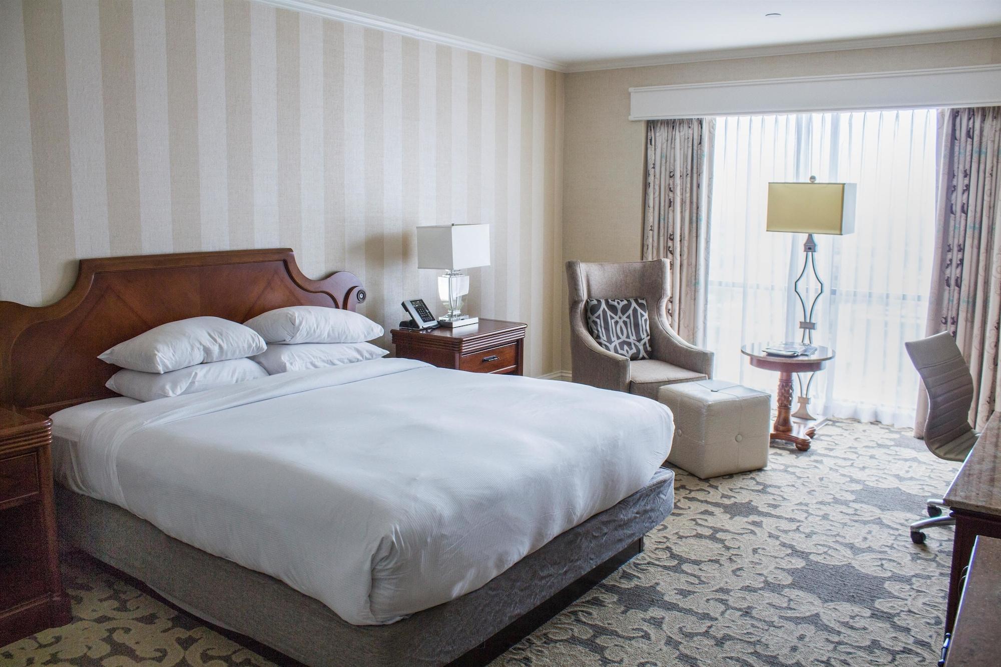 Hilton New Orleans Riverside Exterior photo