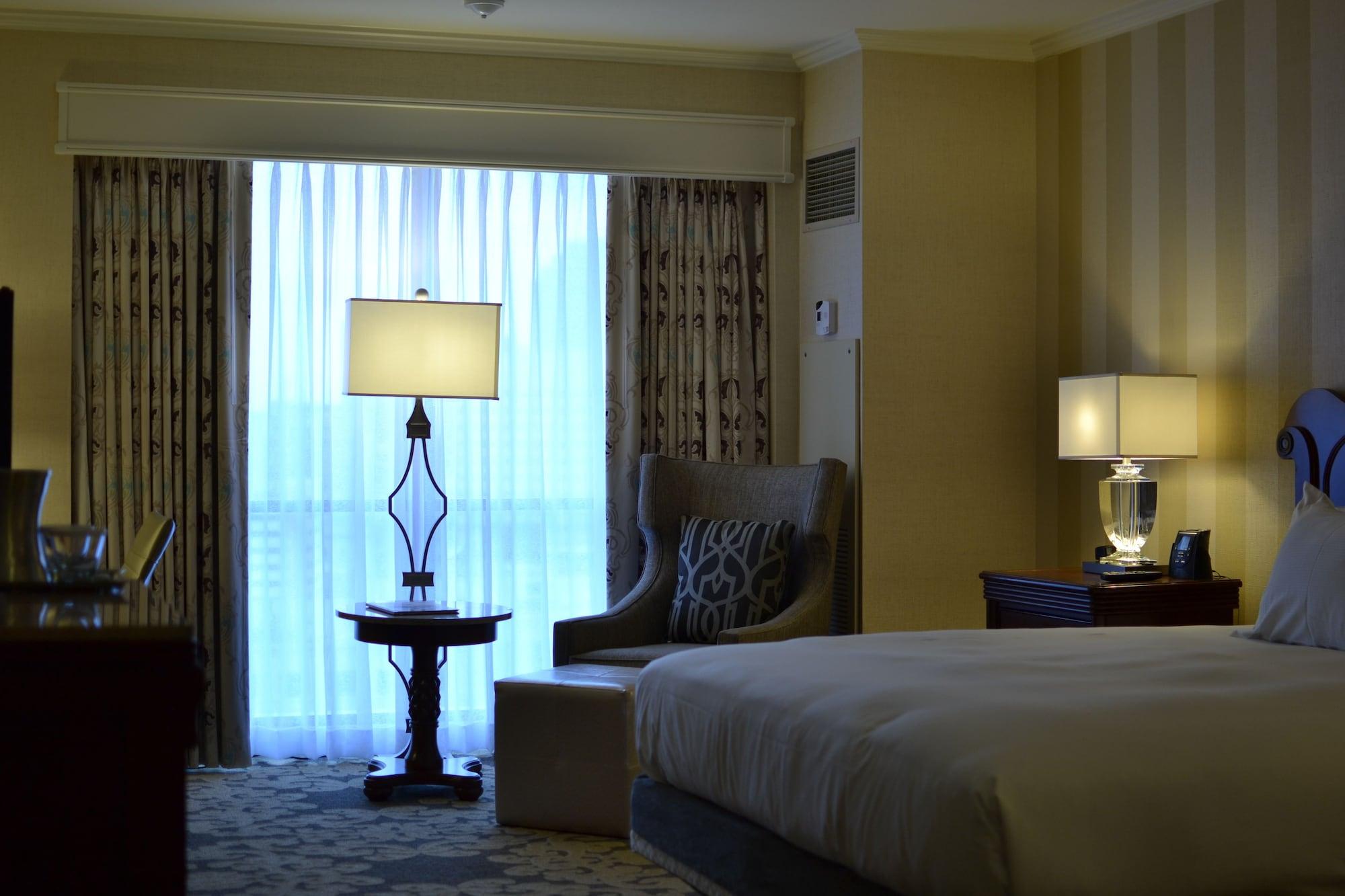 Hilton New Orleans Riverside Exterior photo