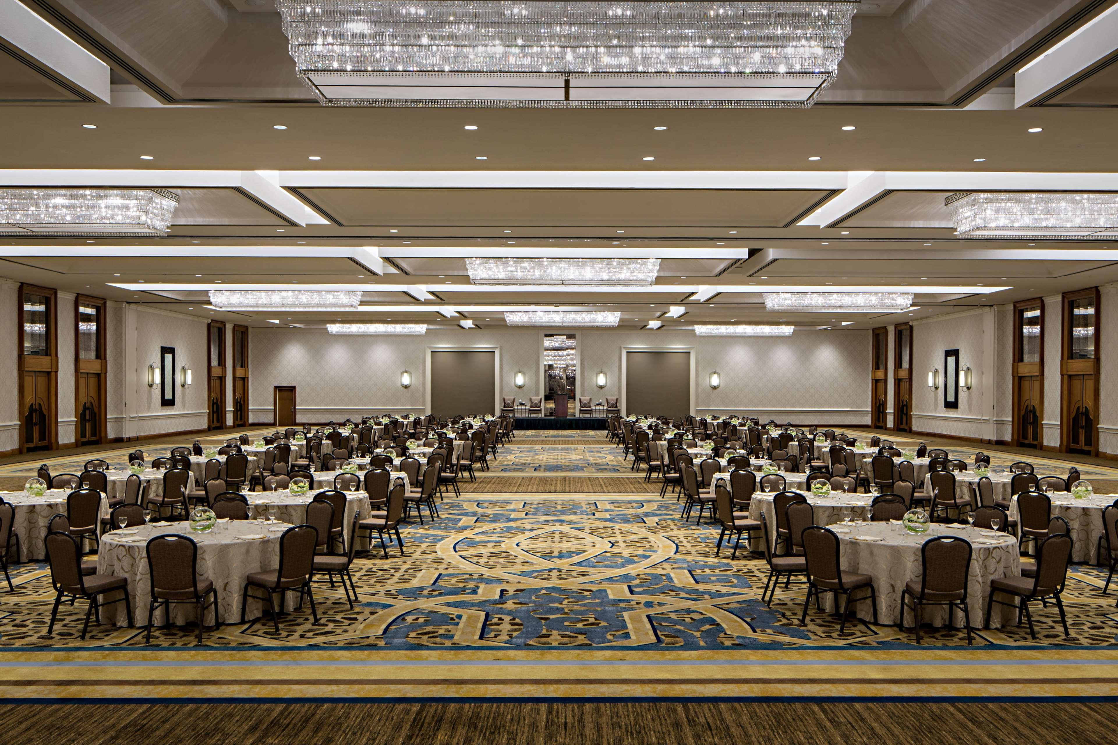 Hilton New Orleans Riverside Exterior photo