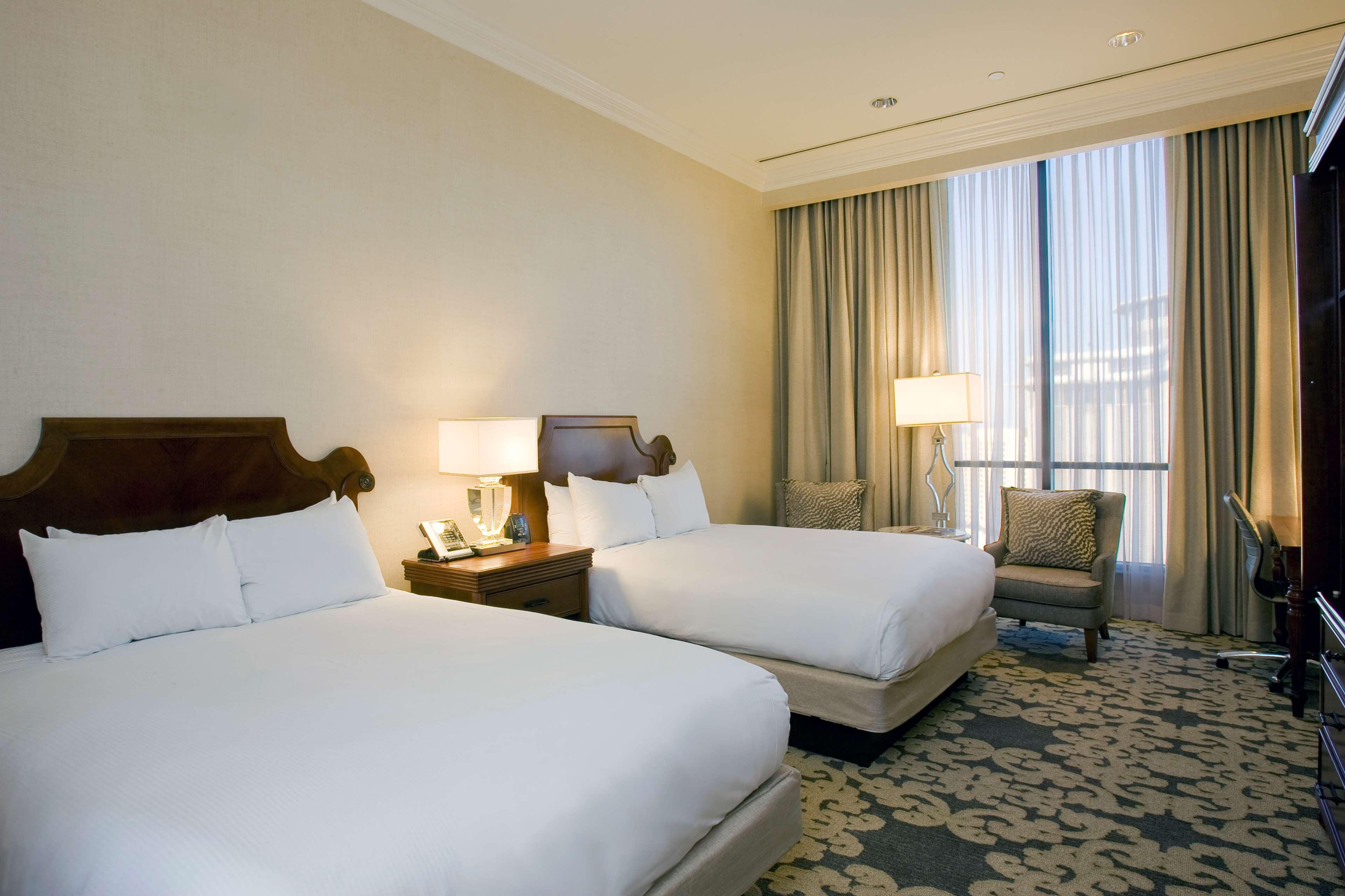 Hilton New Orleans Riverside Exterior photo