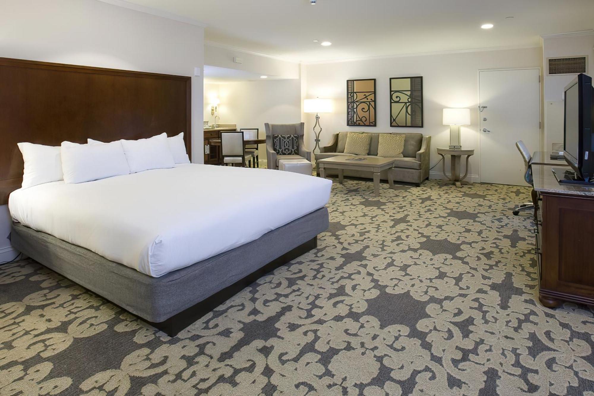 Hilton New Orleans Riverside Exterior photo