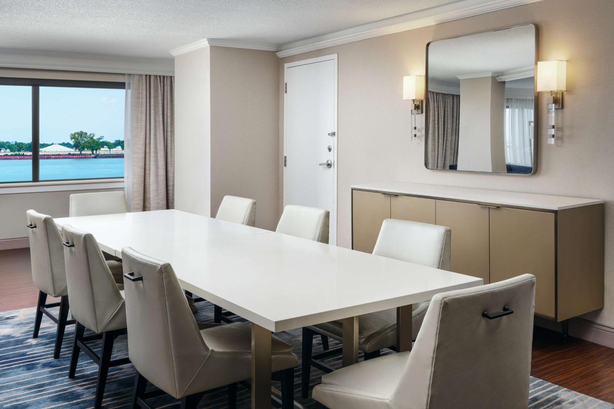 Hilton New Orleans Riverside Exterior photo