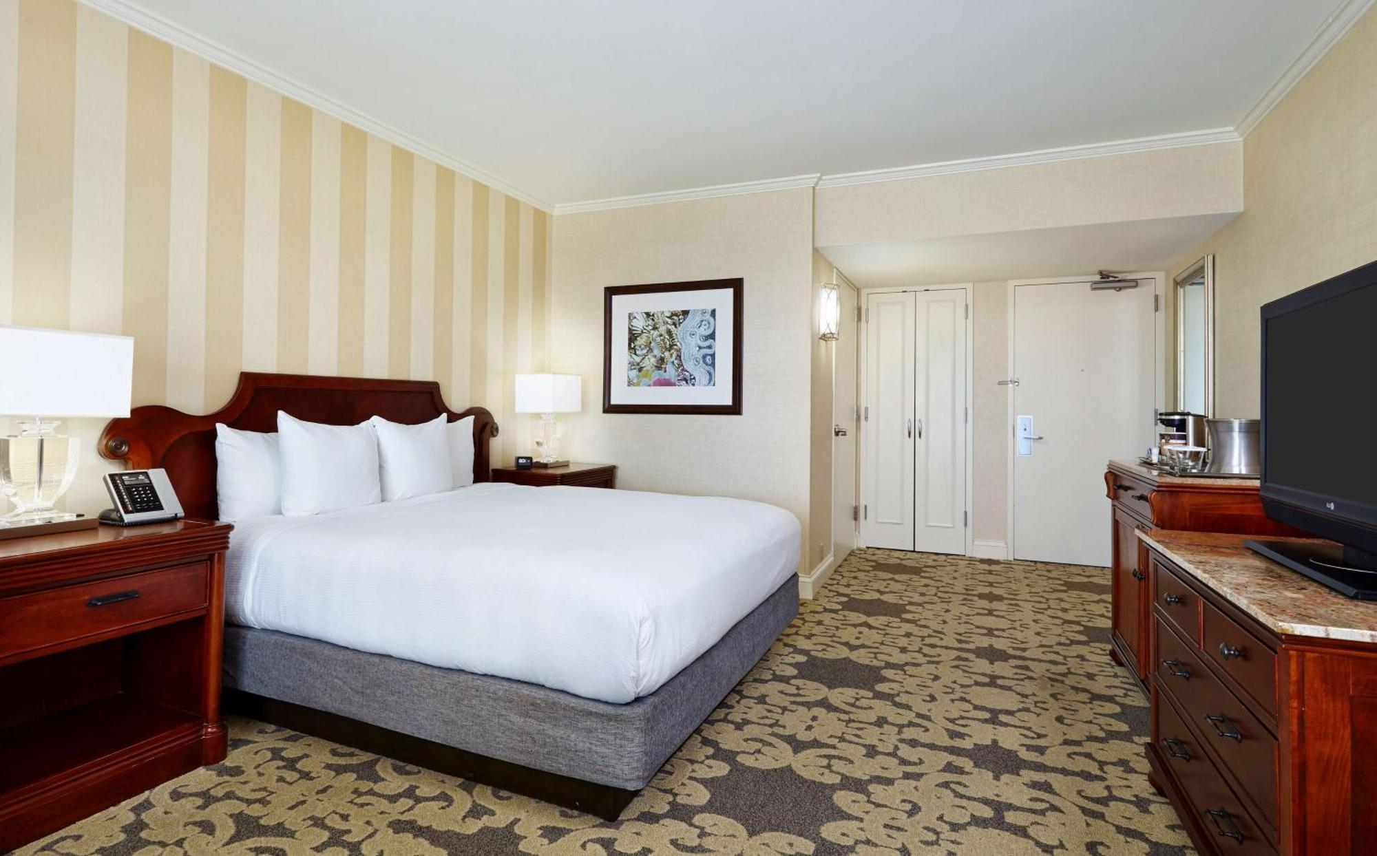 Hilton New Orleans Riverside Exterior photo